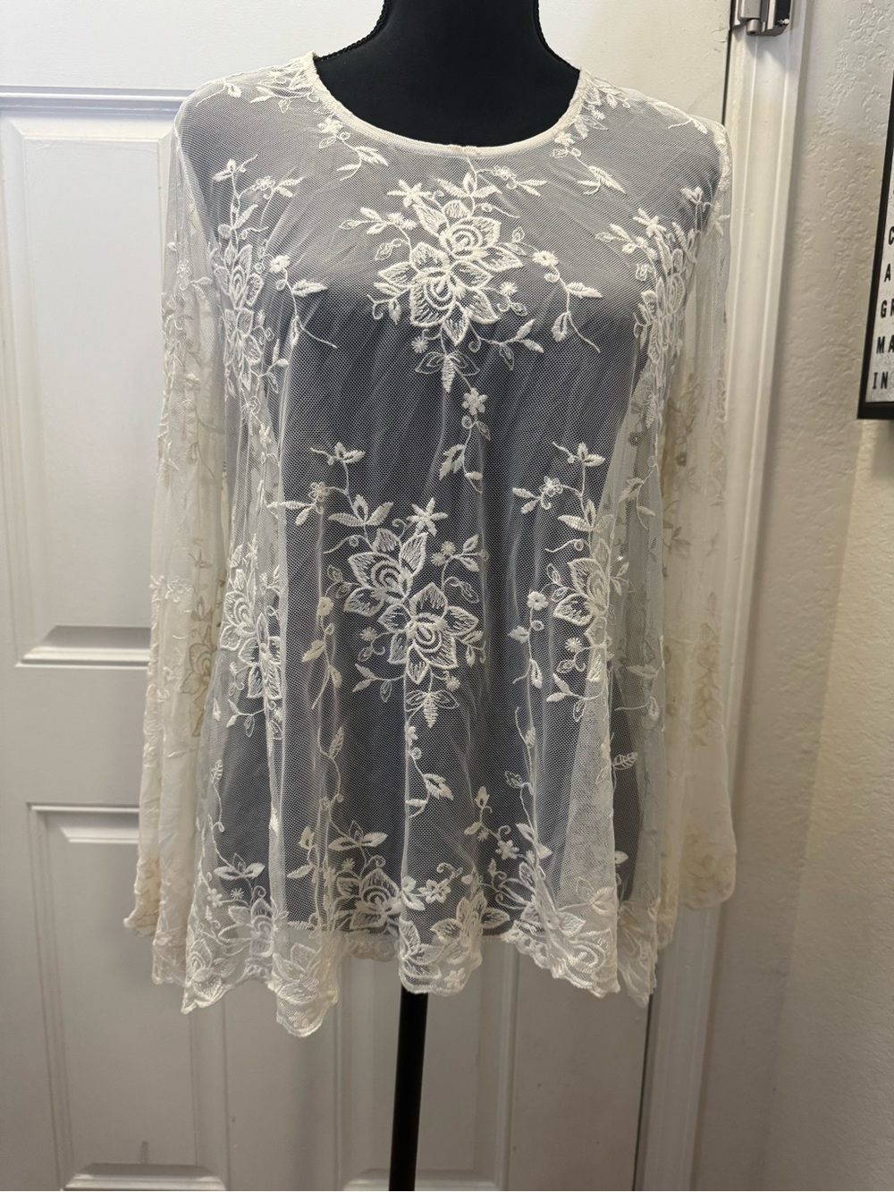 Karen Kane Cream Floral Lace Overlay Tunic Top 0569